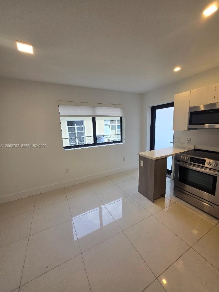 1971 Bay Dr # 110, Miami Beach, FL 33141 photo 4