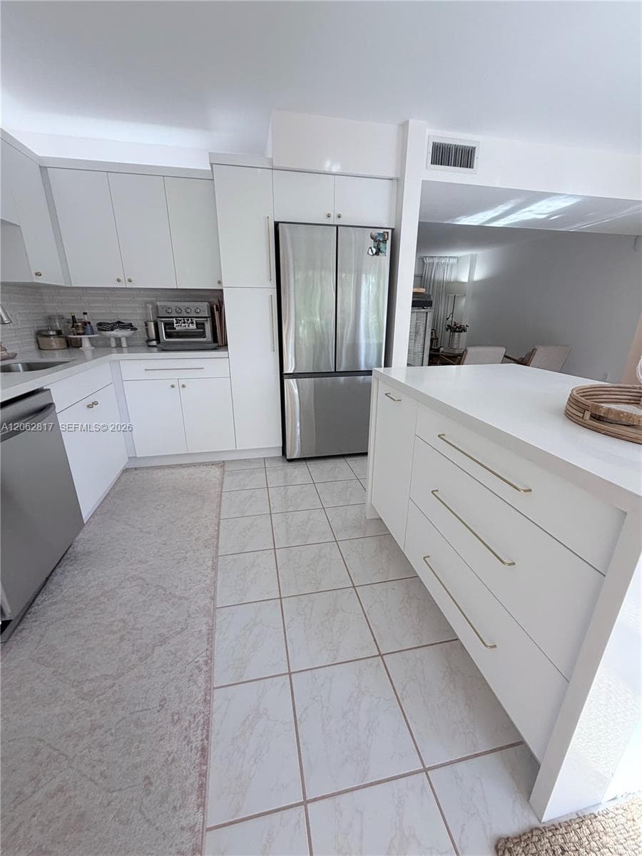 17000 NW 67th Ave # 112, Hialeah, FL 33015 photo 4