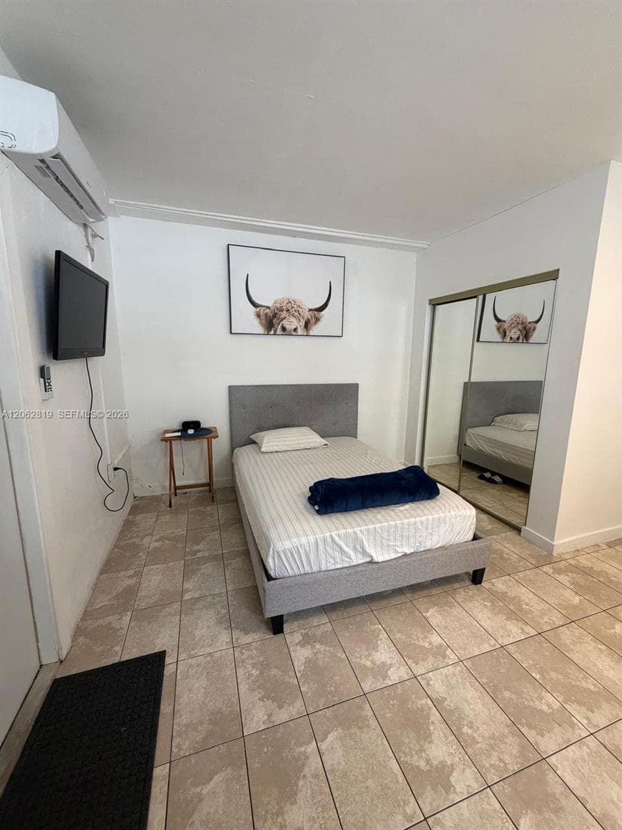 201 NE 169th St # 1, North Miami Beach, FL 33162 photo 3