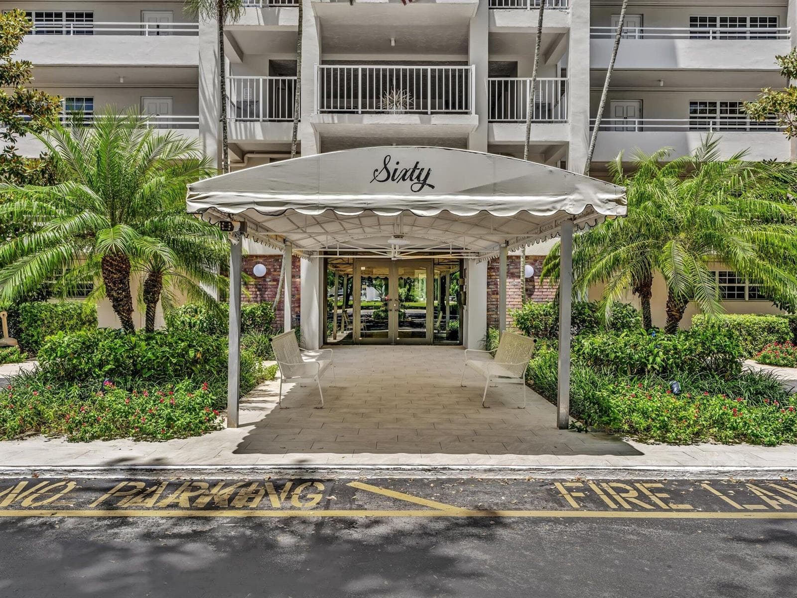 605 OAKS Drive # 810, Pompano Beach, FL 33069 photo 2