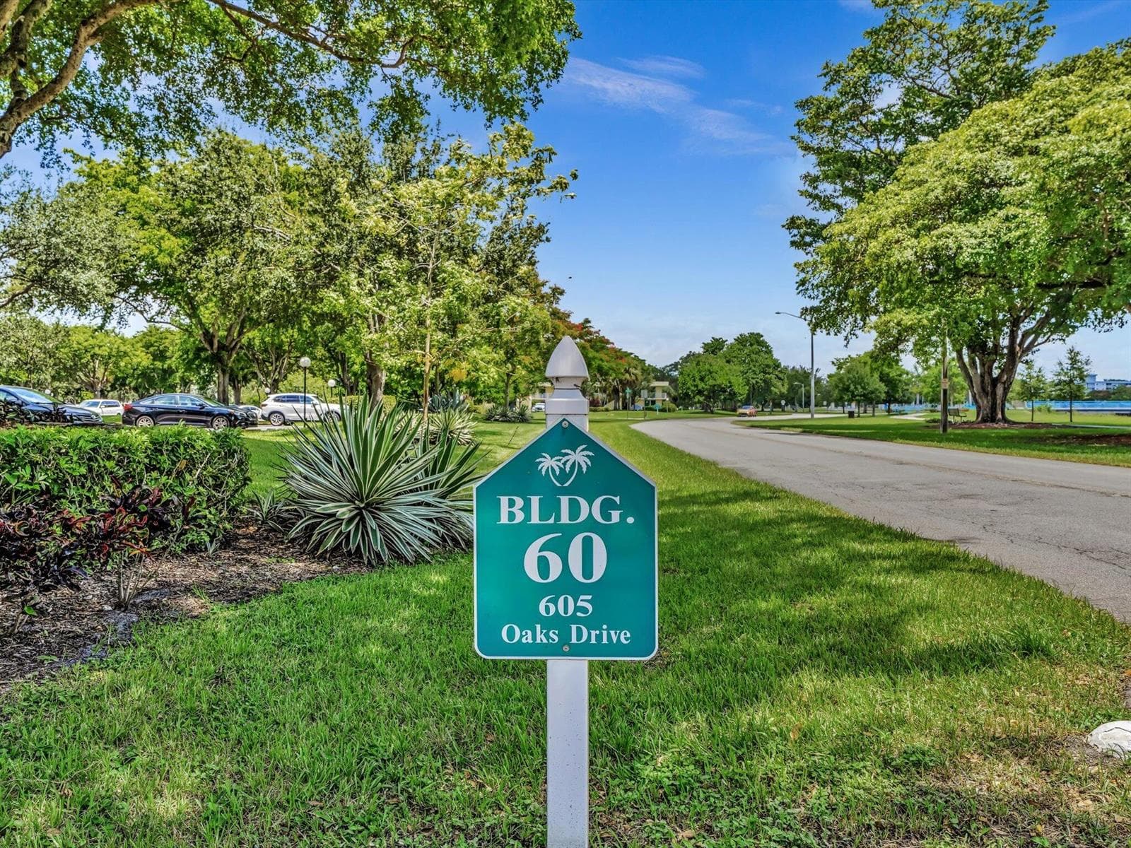 605 OAKS Drive # 810, Pompano Beach, FL 33069 photo 3