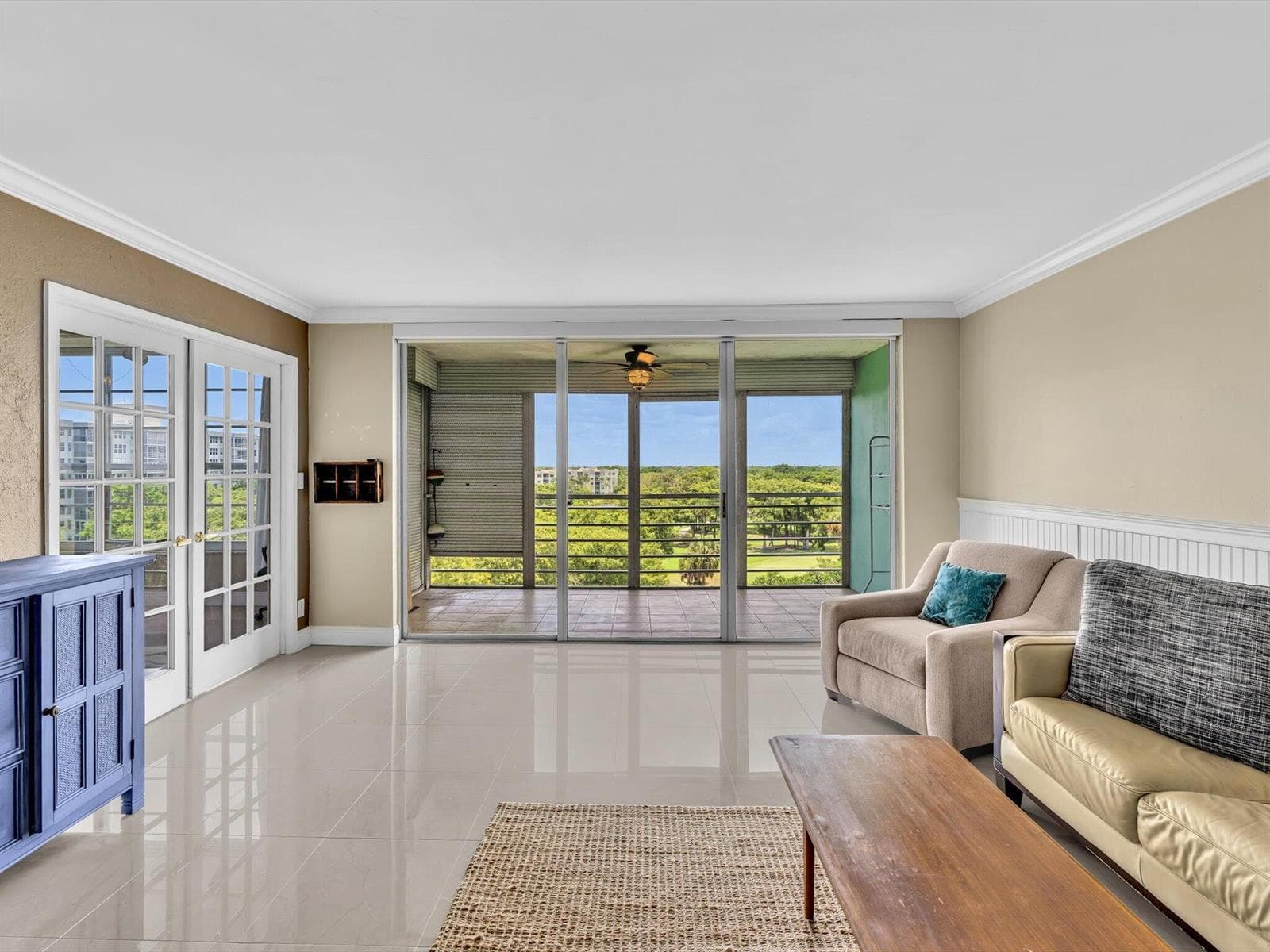 605 OAKS Drive # 810, Pompano Beach, FL 33069