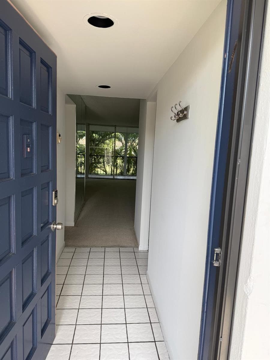 4465 LUXEMBURG Court # 204, Lake Worth, FL 33467 photo 2