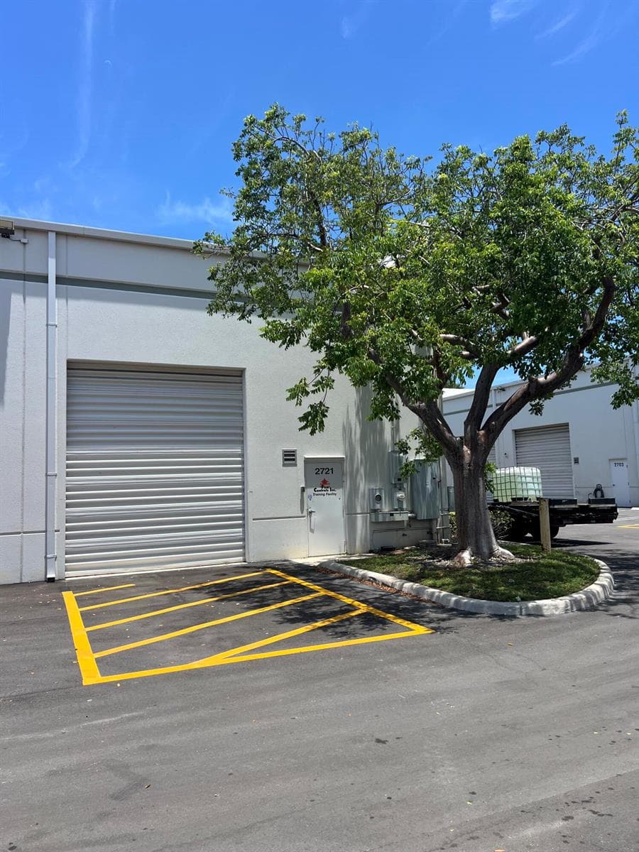 2721 NW 19th Street, Pompano Beach, FL 33069 photo 2