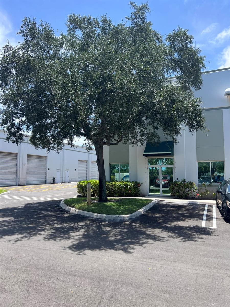 2721 NW 19th Street, Pompano Beach, FL 33069