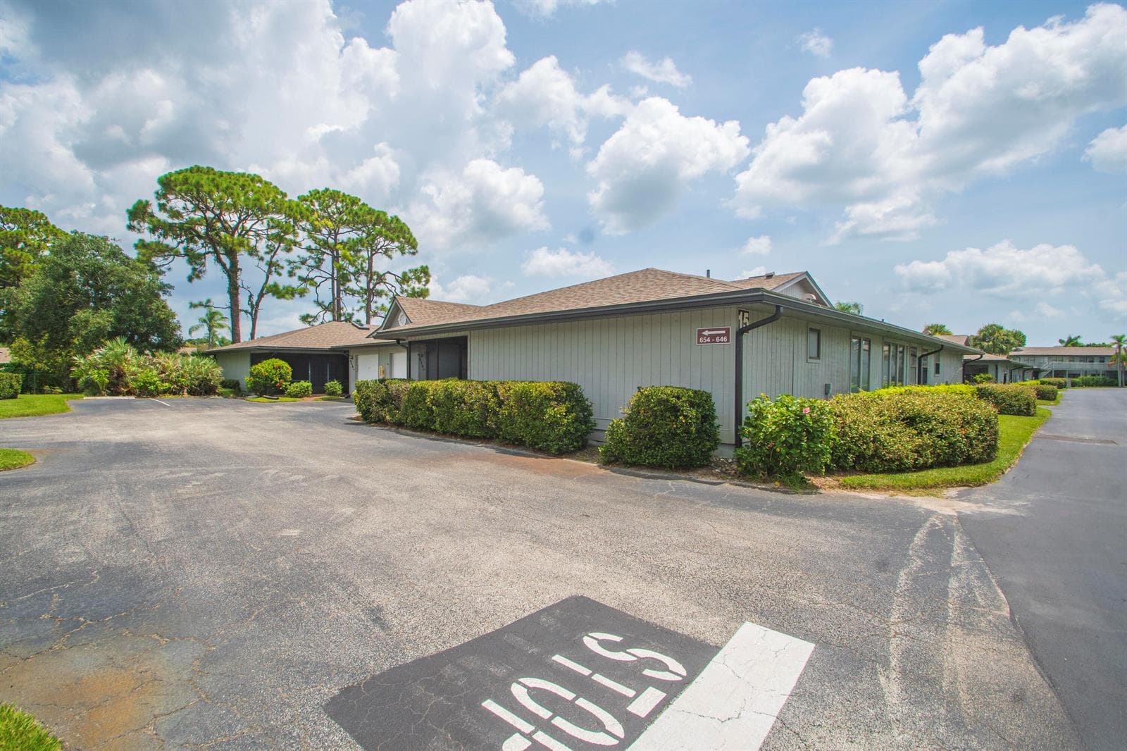 646 CENTRE SW # 102, Vero Beach, FL 32962 photo 4