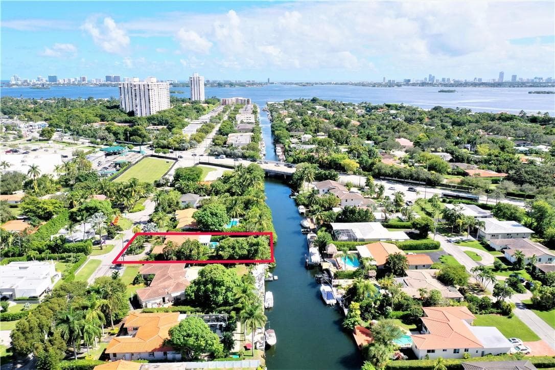 1132 NE 105TH Street, Miami Shores, FL 33138 photo 2