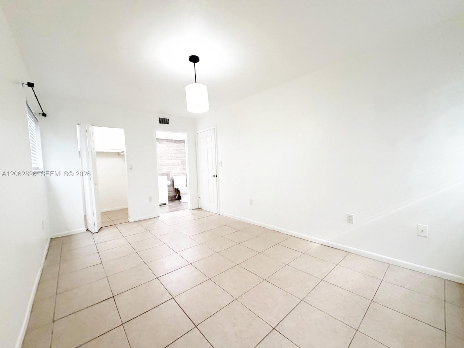20681 NE 4th Pl # 101, Miami, FL 33179 photo 4