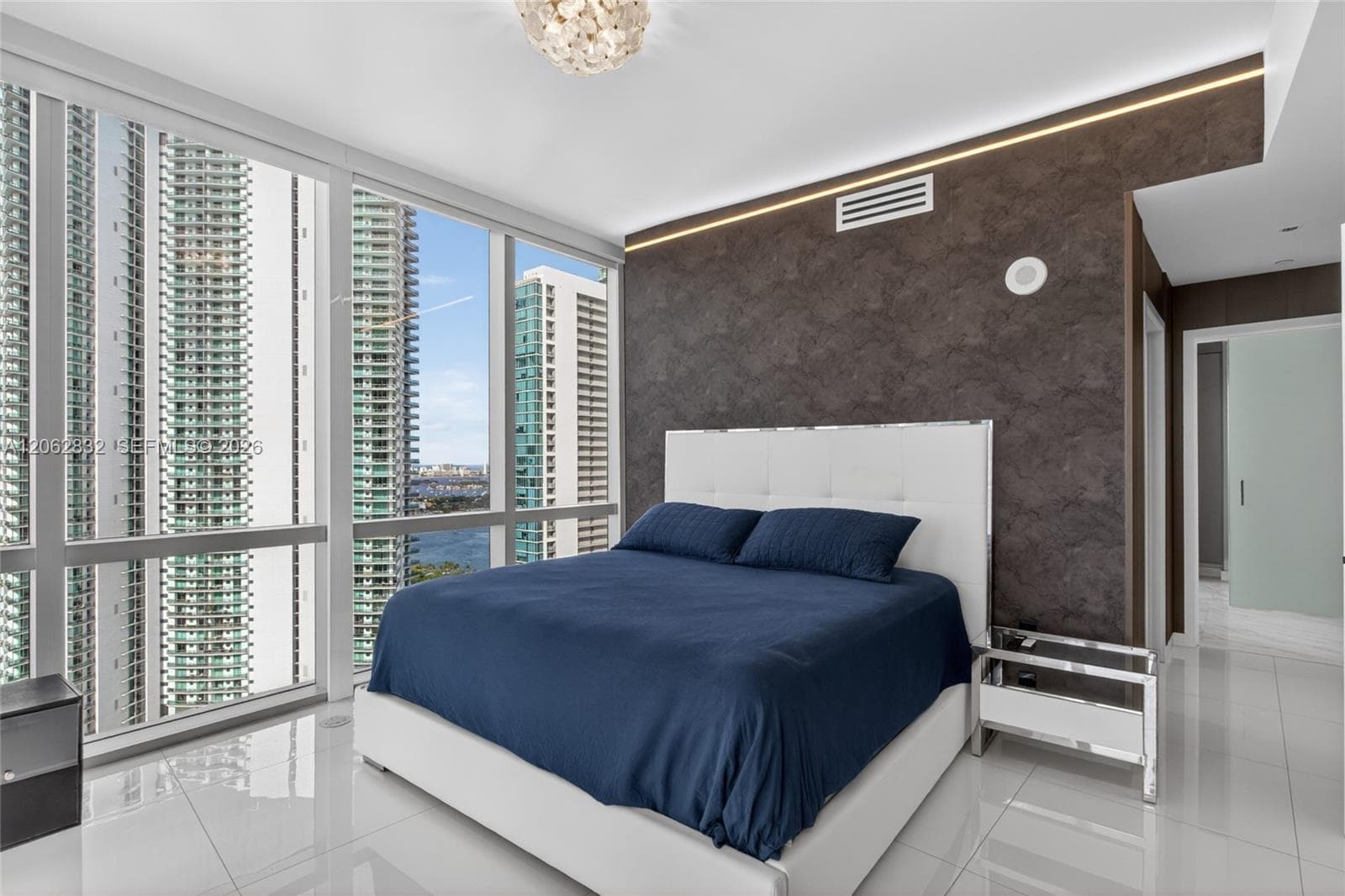 851 NE 1st Ave # 3201, Miami, FL 33132 photo 4