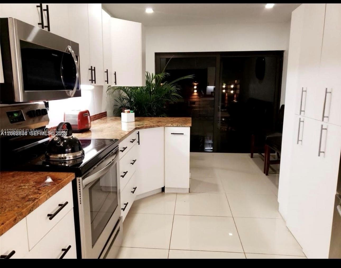522 NE 195th St, Miami, FL 33179 photo 4