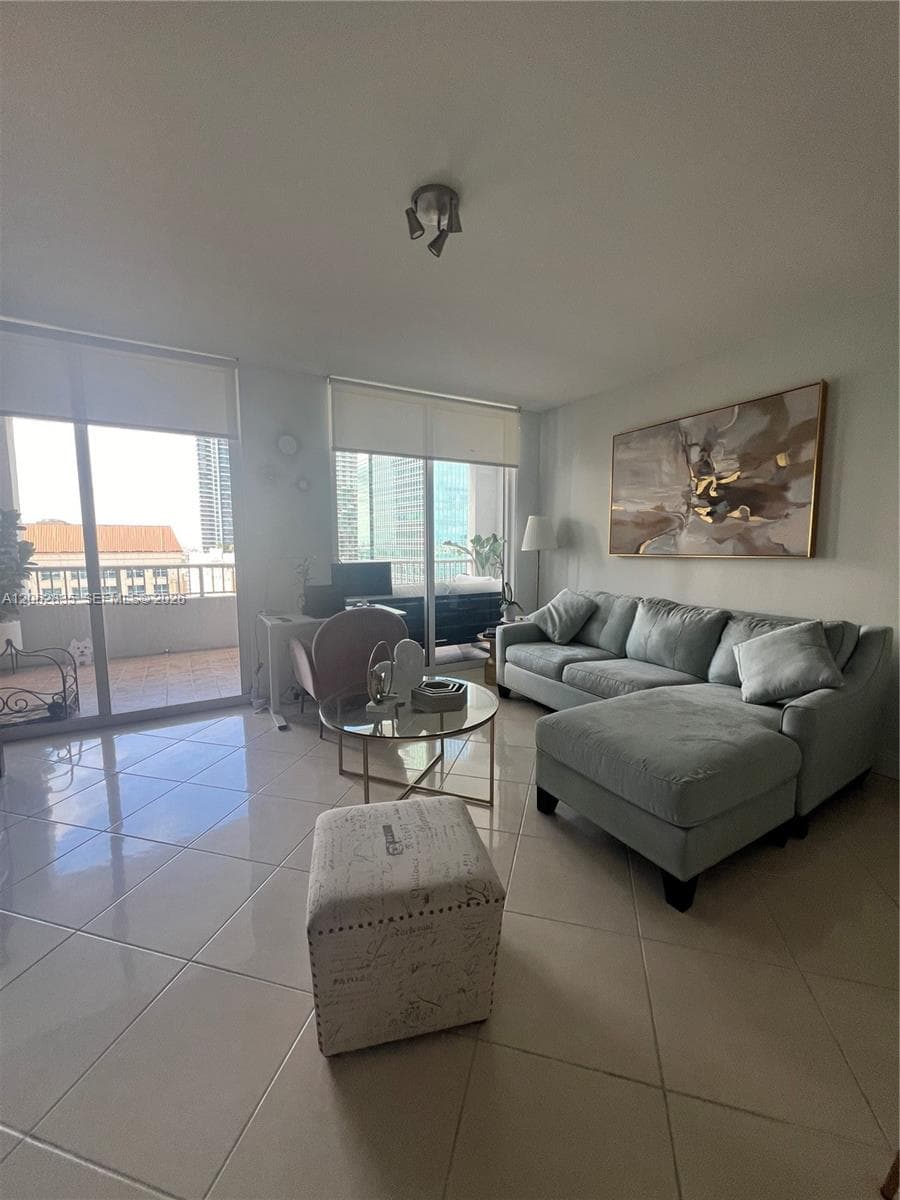 170 SE 14th St # 2007, Miami, FL 33131 photo 3