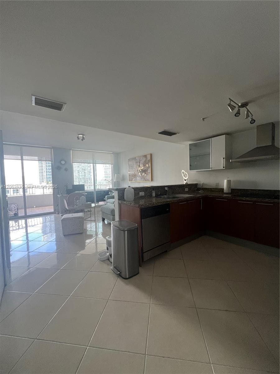 170 SE 14th St # 2007, Miami, FL 33131