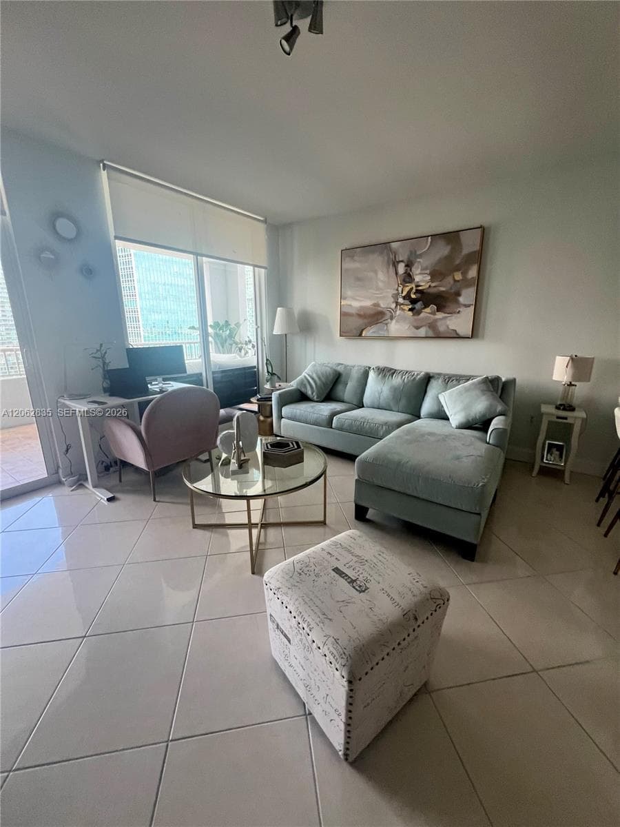 170 SE 14th St # 2007, Miami, FL 33131 photo 5