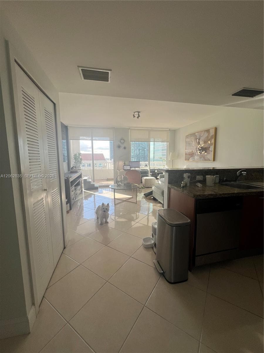 170 SE 14th St # 2007, Miami, FL 33131 photo 4