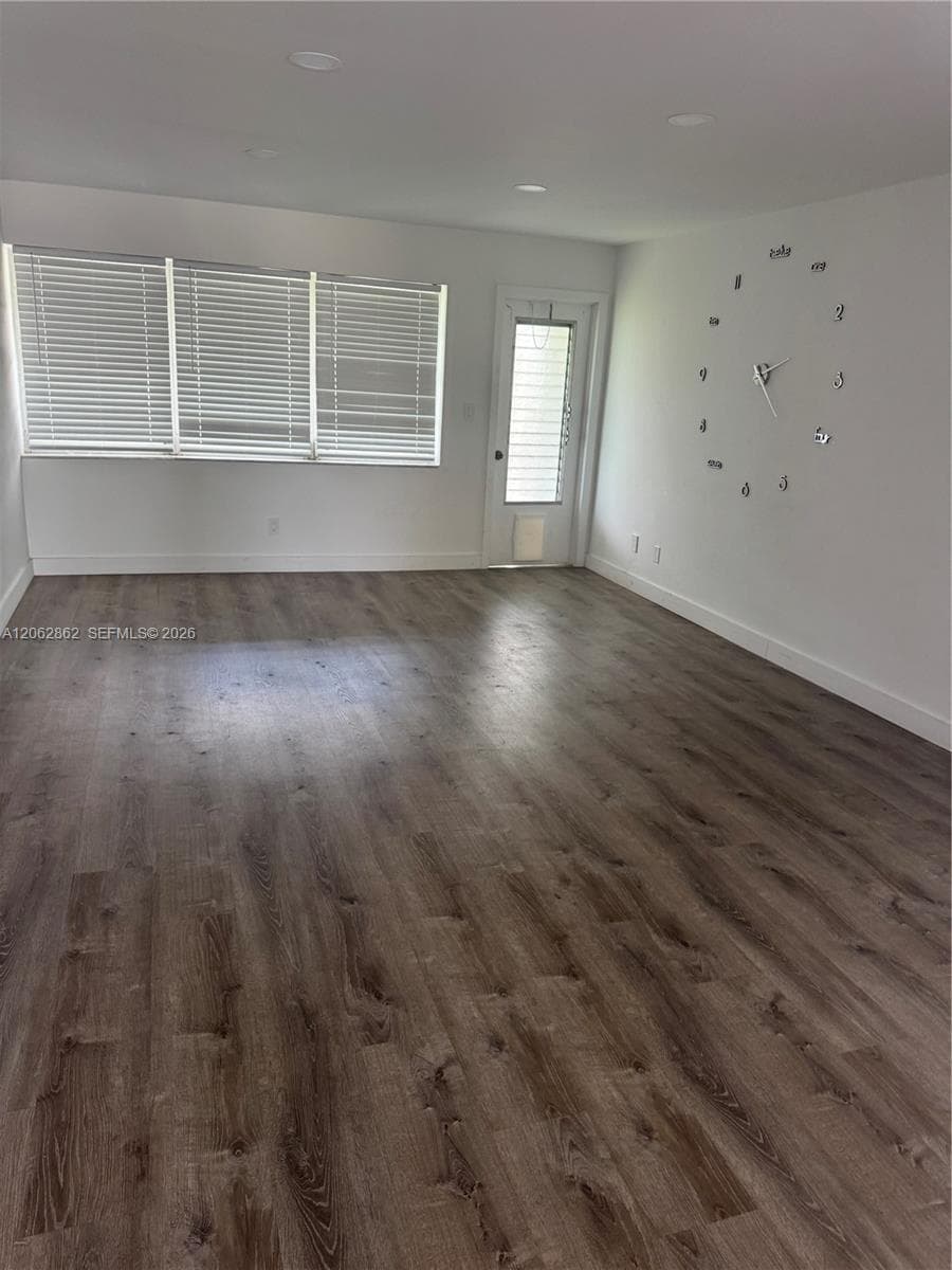 19001 NE 14th Ave # 312, Miami, FL 33179 photo 4