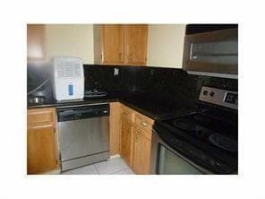 838 CRYSTAL LAKE Drive # 838, Deerfield Beach, FL 33064 photo 5