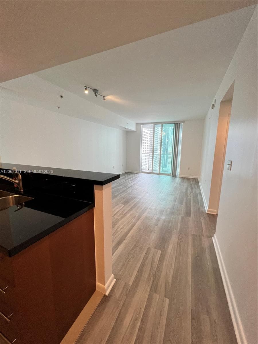 244 Biscayne Blvd # 2609, Miami, FL 33132 photo 2