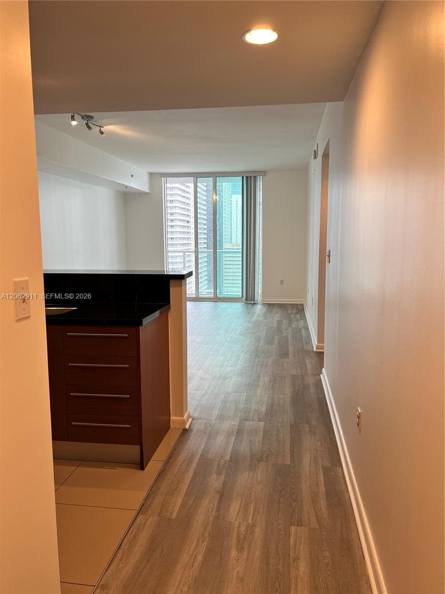 244 Biscayne Blvd # 2609, Miami, FL 33132 photo 3