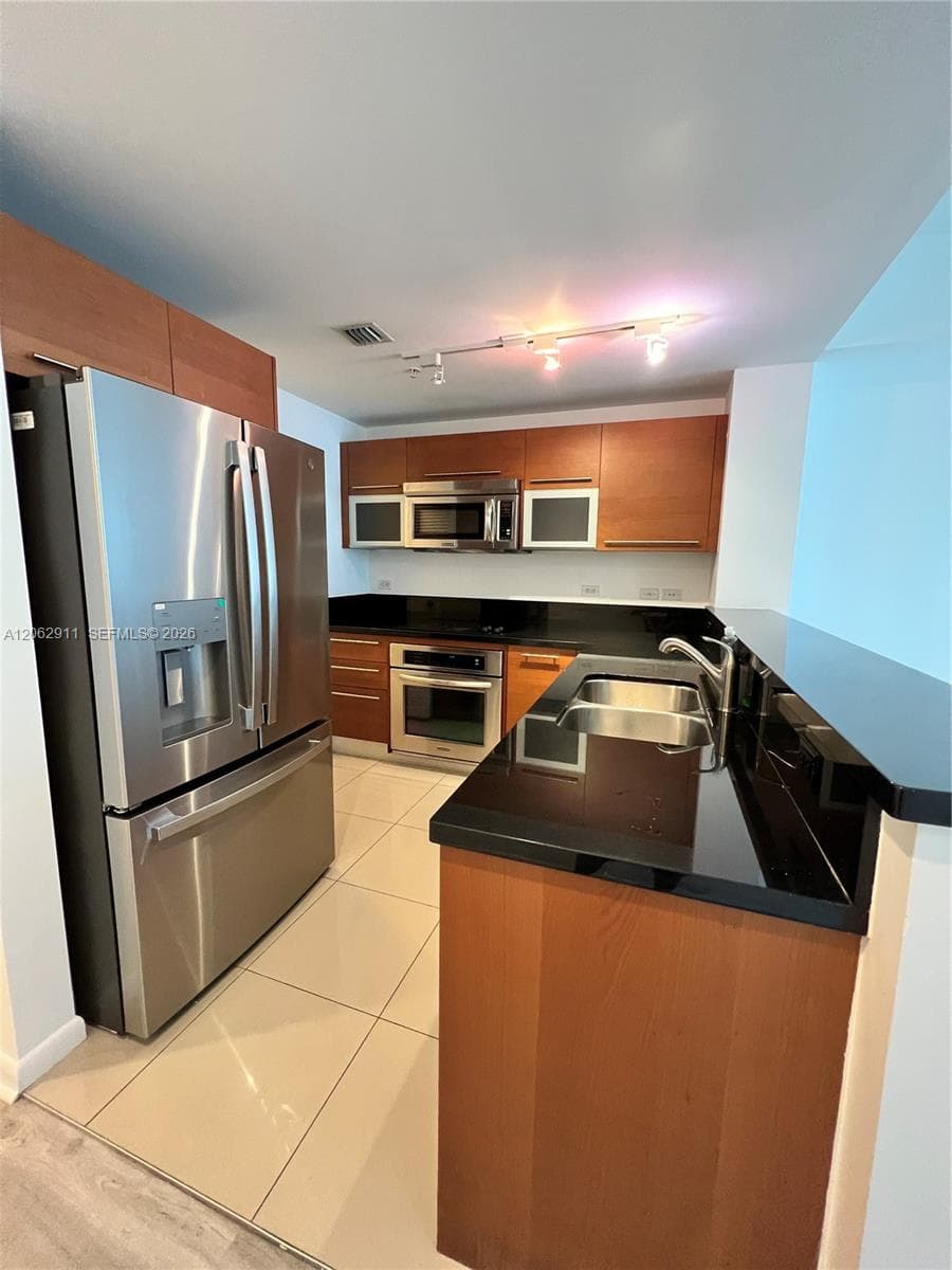 244 Biscayne Blvd # 2609, Miami, FL 33132 photo 4