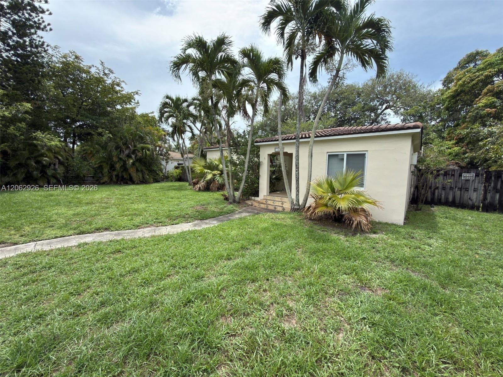 1510 Dewey St, Hollywood, FL 33020 photo 2