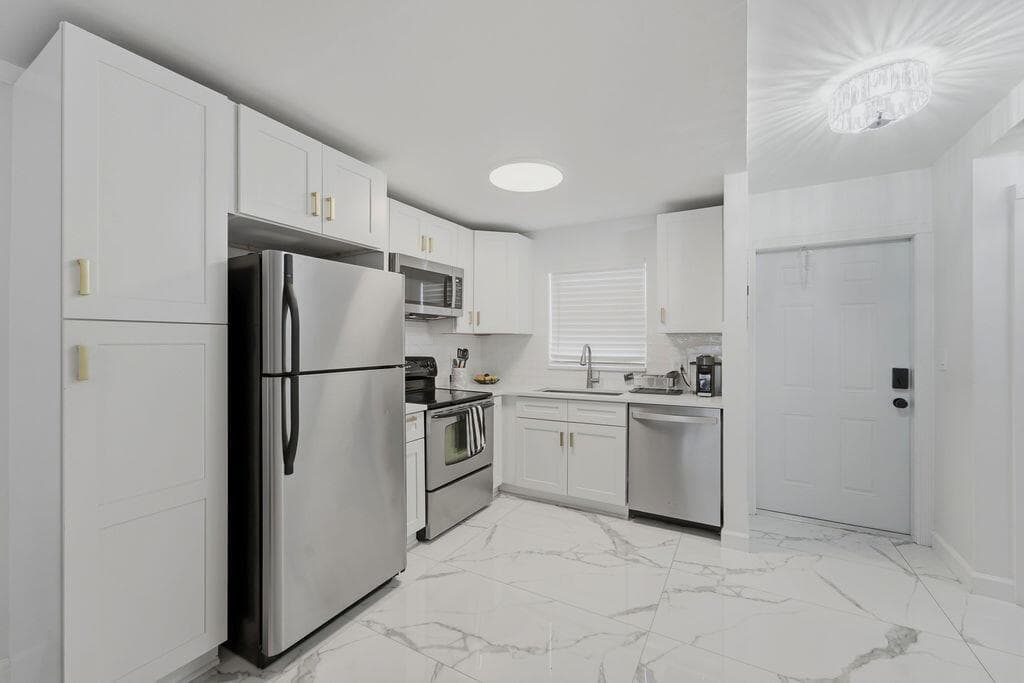 809 W Oakland Park Boulevard # K2, Oakland Park, FL 33311 photo 2