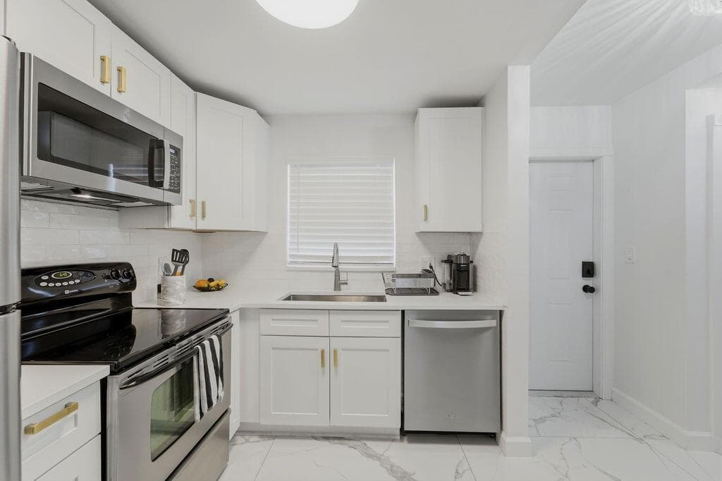 809 W Oakland Park Boulevard # K2, Oakland Park, FL 33311 photo 4
