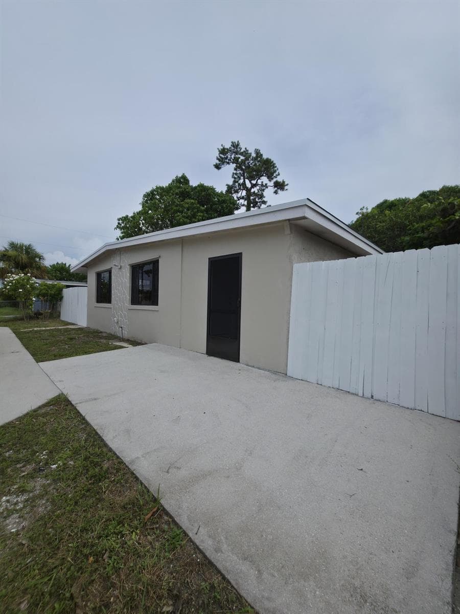 5536 PURDY Lane, West Palm Beach, FL 33415 photo 2