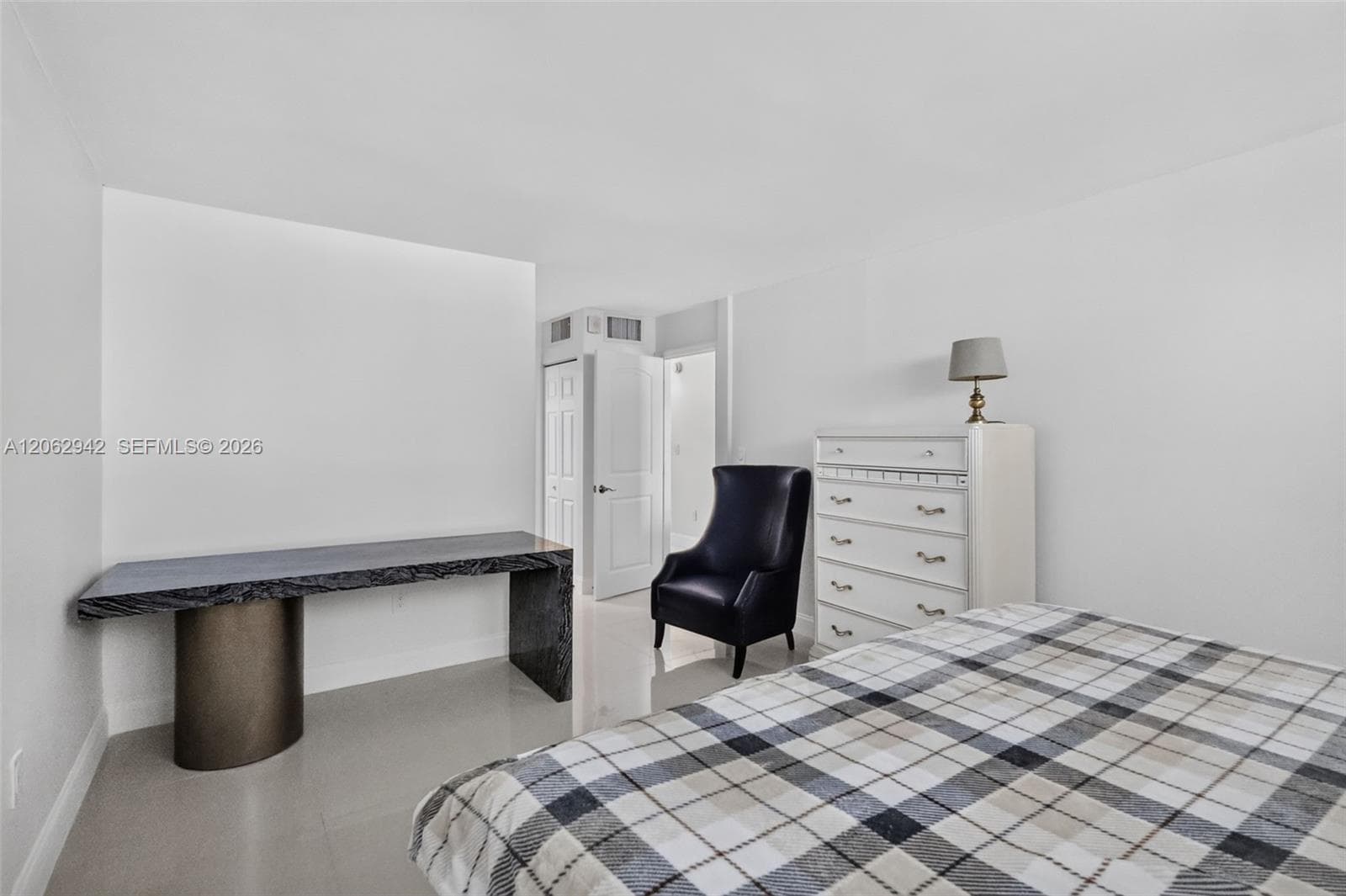 4000 NE 170th St # 606, North Miami Beach, FL 33160 photo 2