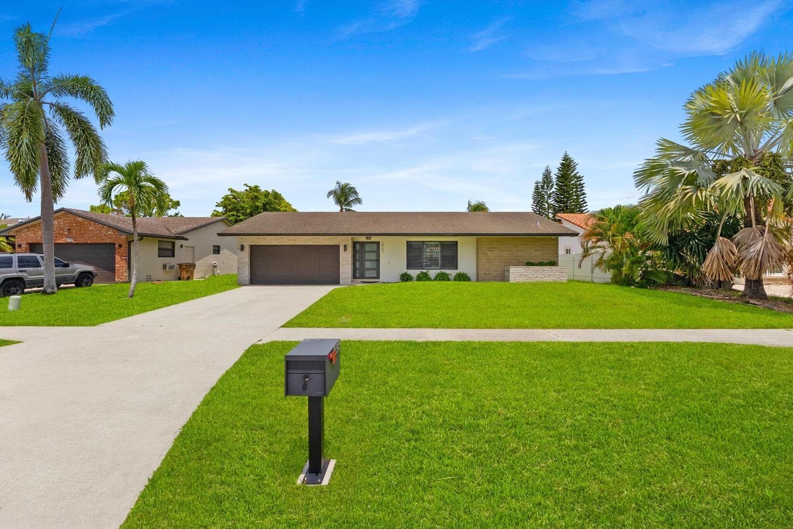 2569 SW 14th Court, Deerfield Beach, FL 33442 photo 2