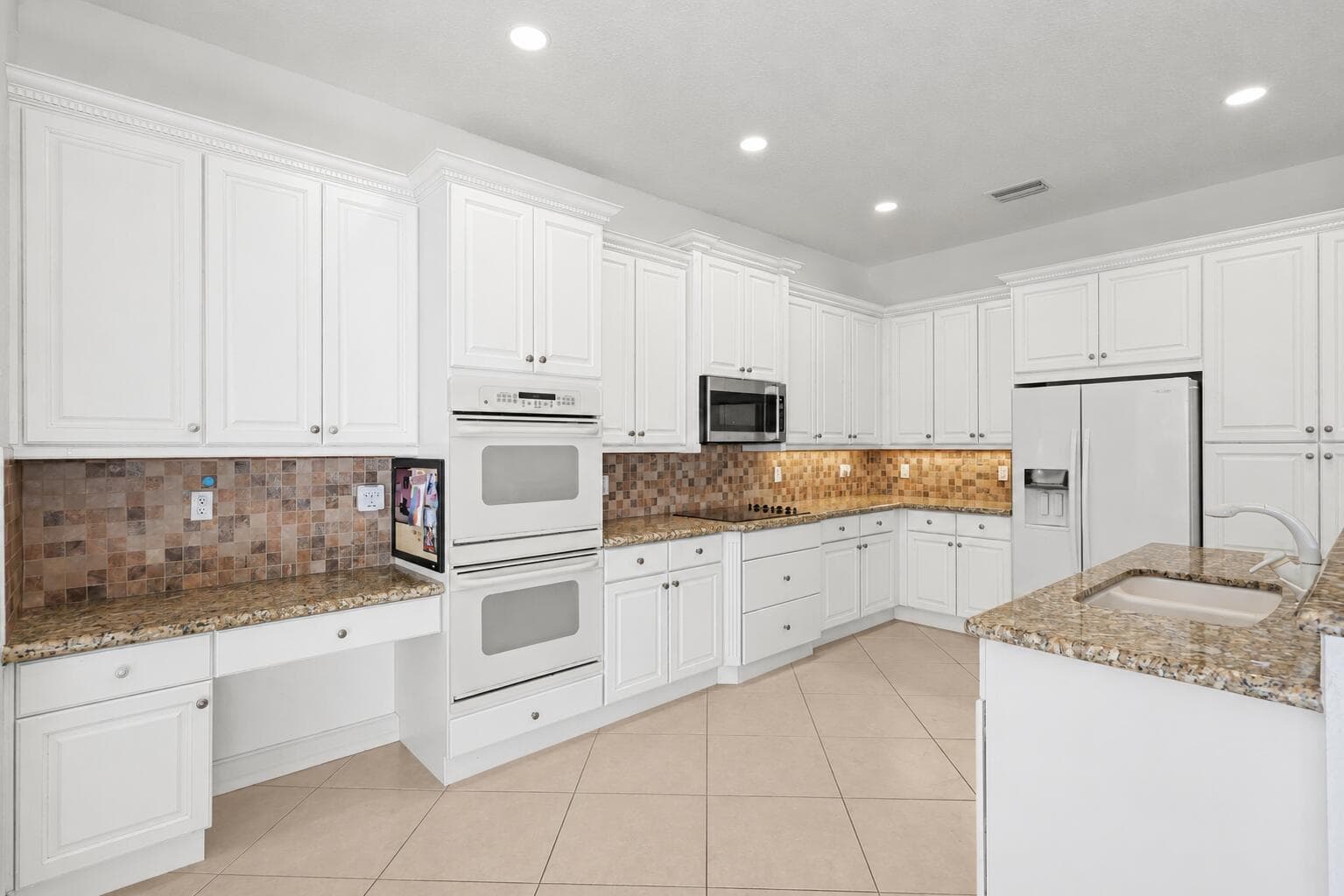 11394 MILLPOND GREENS Drive, Boynton Beach, FL 33473 photo 2