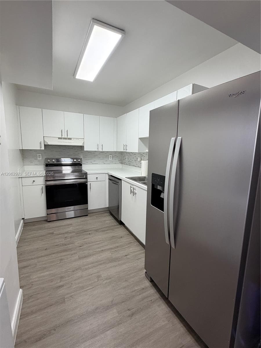 8261 NW 8th St # 434, Miami, FL 33126 photo 3