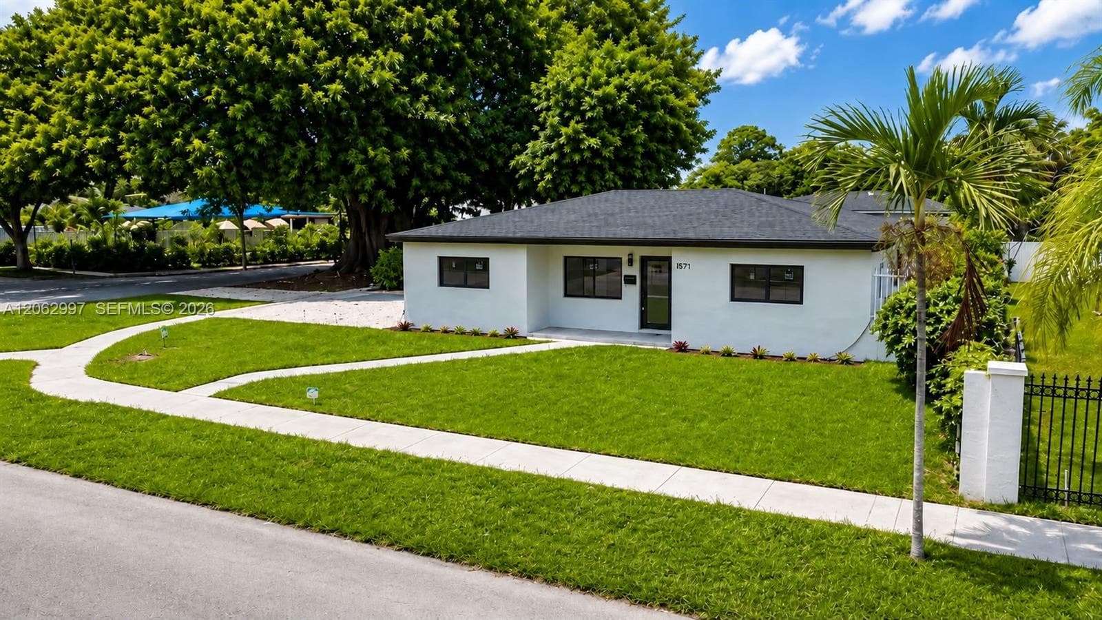 1571 NW 132nd St, Miami, FL 33167 photo 3