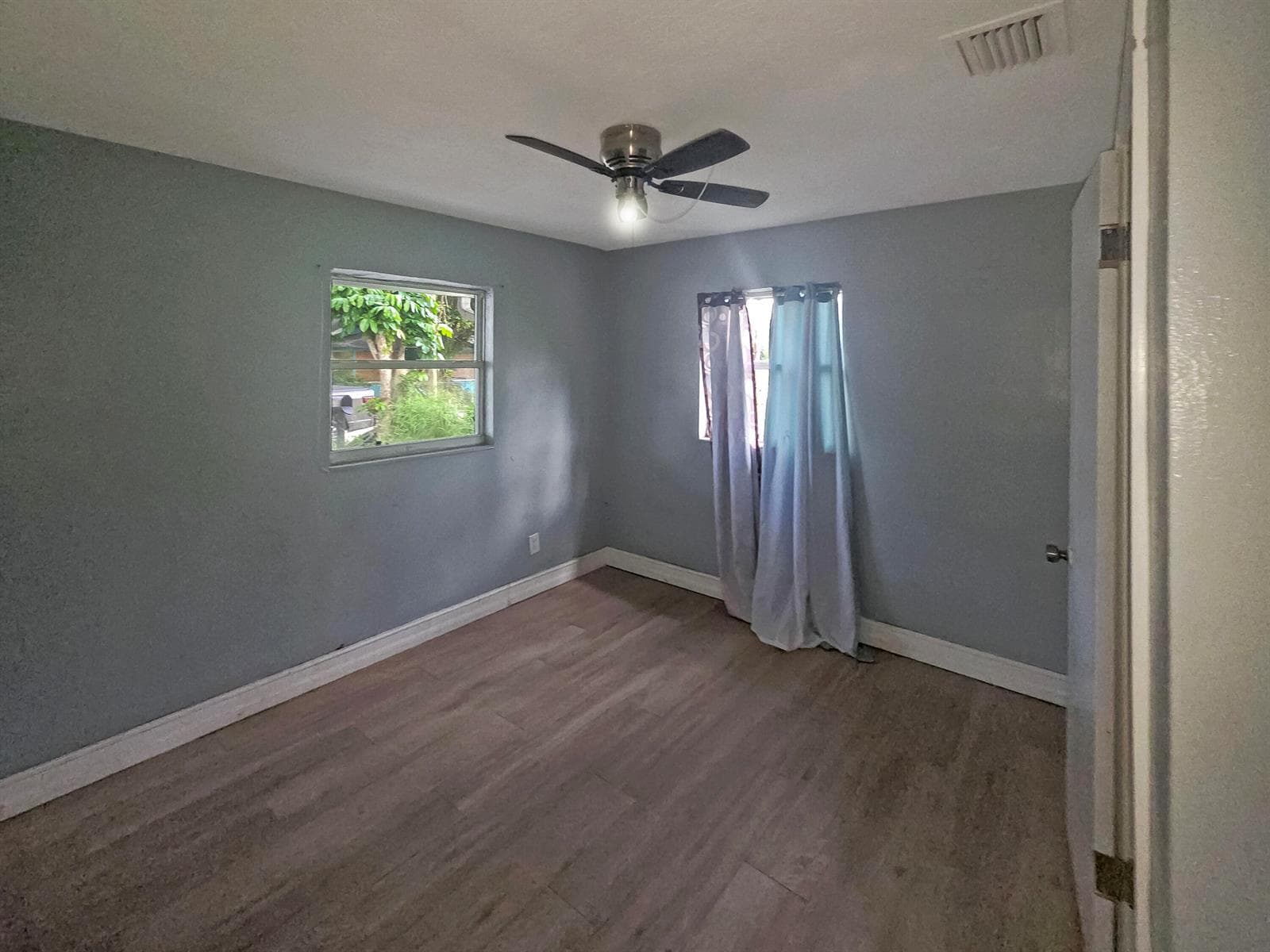 715 N 10TH Street, Fort Pierce, FL 34950 photo 2