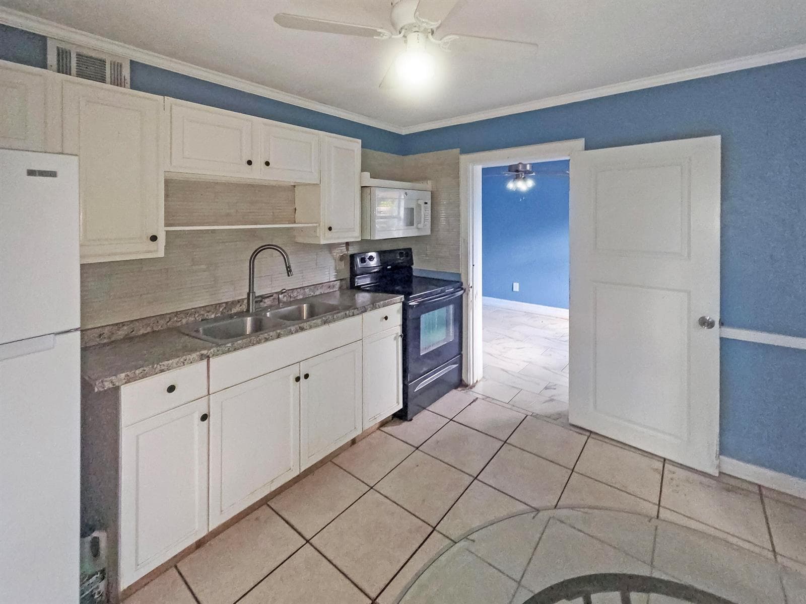 715 N 10TH Street, Fort Pierce, FL 34950 photo 4
