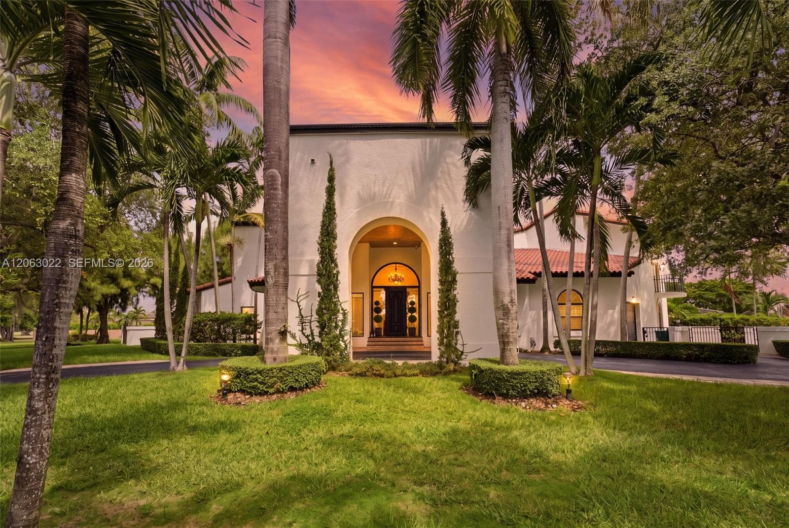 8215 Grand Canal Dr, Miami, FL 33144