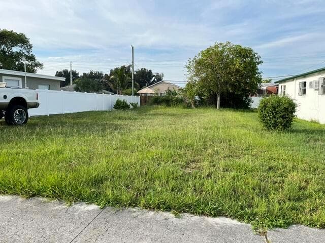 1381 W 30TH Street, Riviera Beach, FL 33404 photo 2