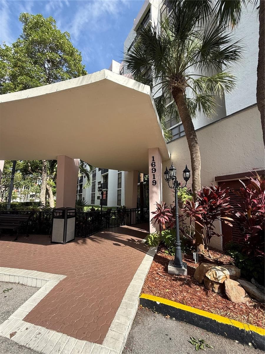 16919 N Bay Rd # 916, Sunny Isles Beach, FL 33160 photo 3