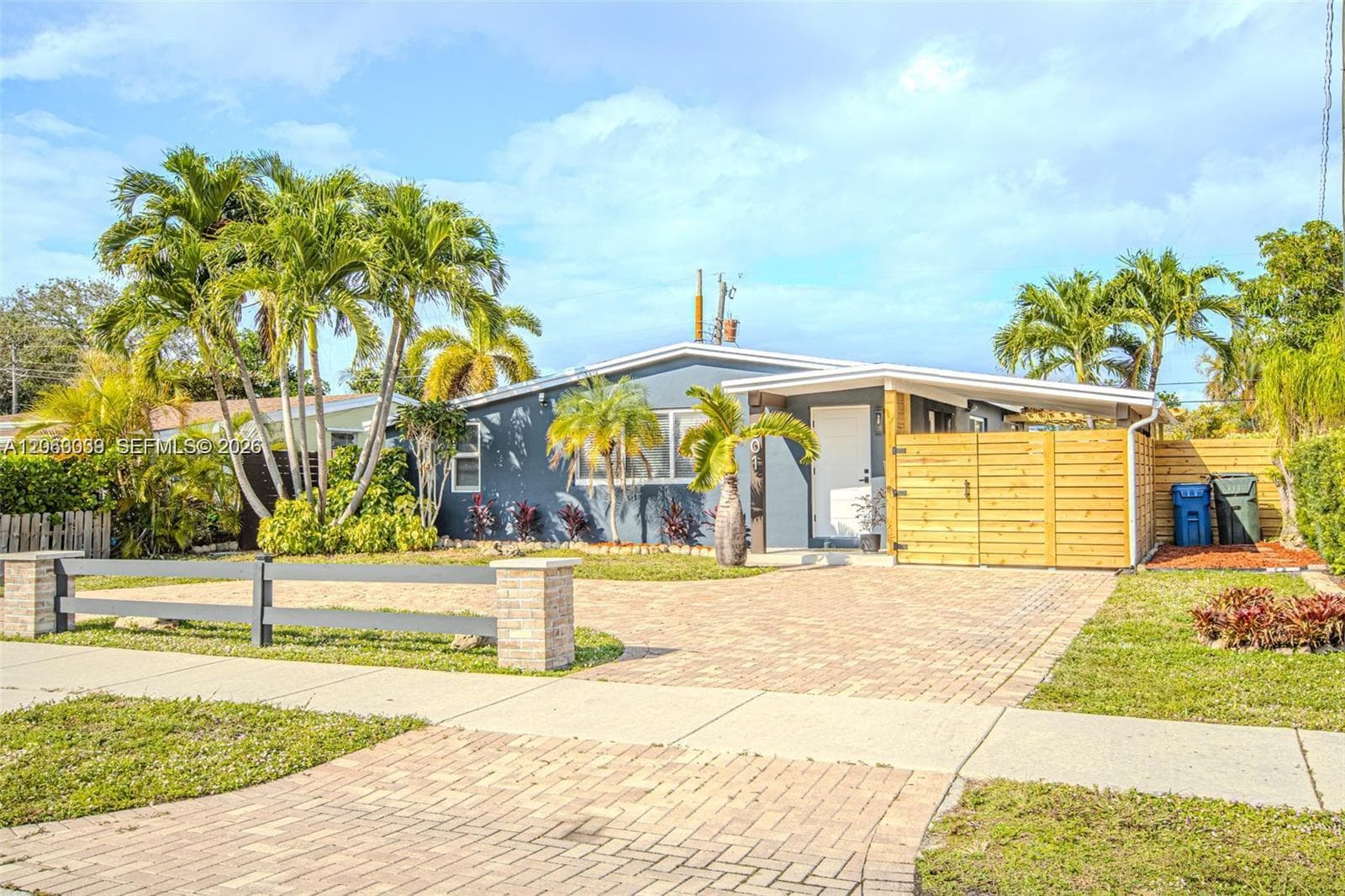 801 NE 57th St, Oakland Park, FL 33334 photo 2