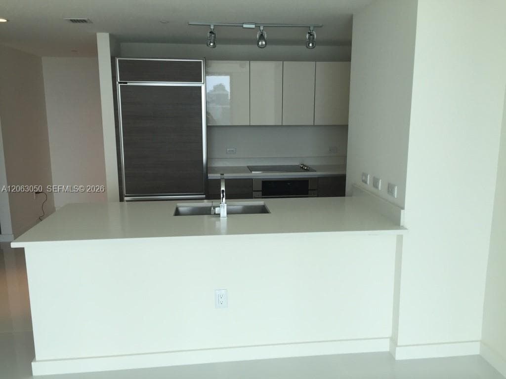 1100 S MIAMI AV # 3902, Miami, FL 33130 photo 2
