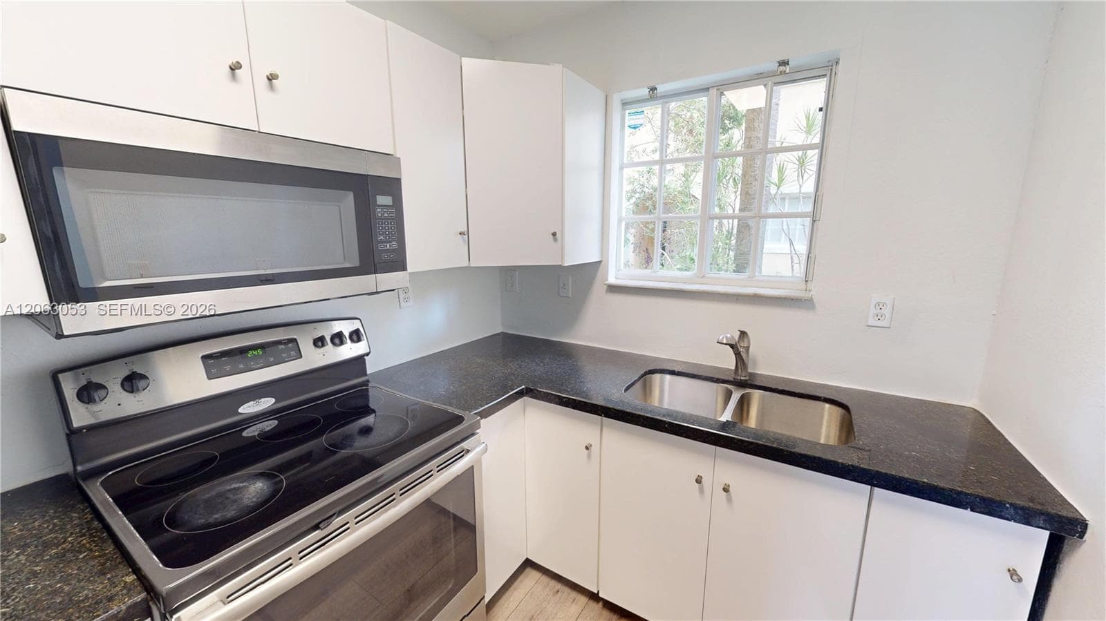 2084 NE 167th St # 2-102, North Miami Beach, FL 33162 photo 2