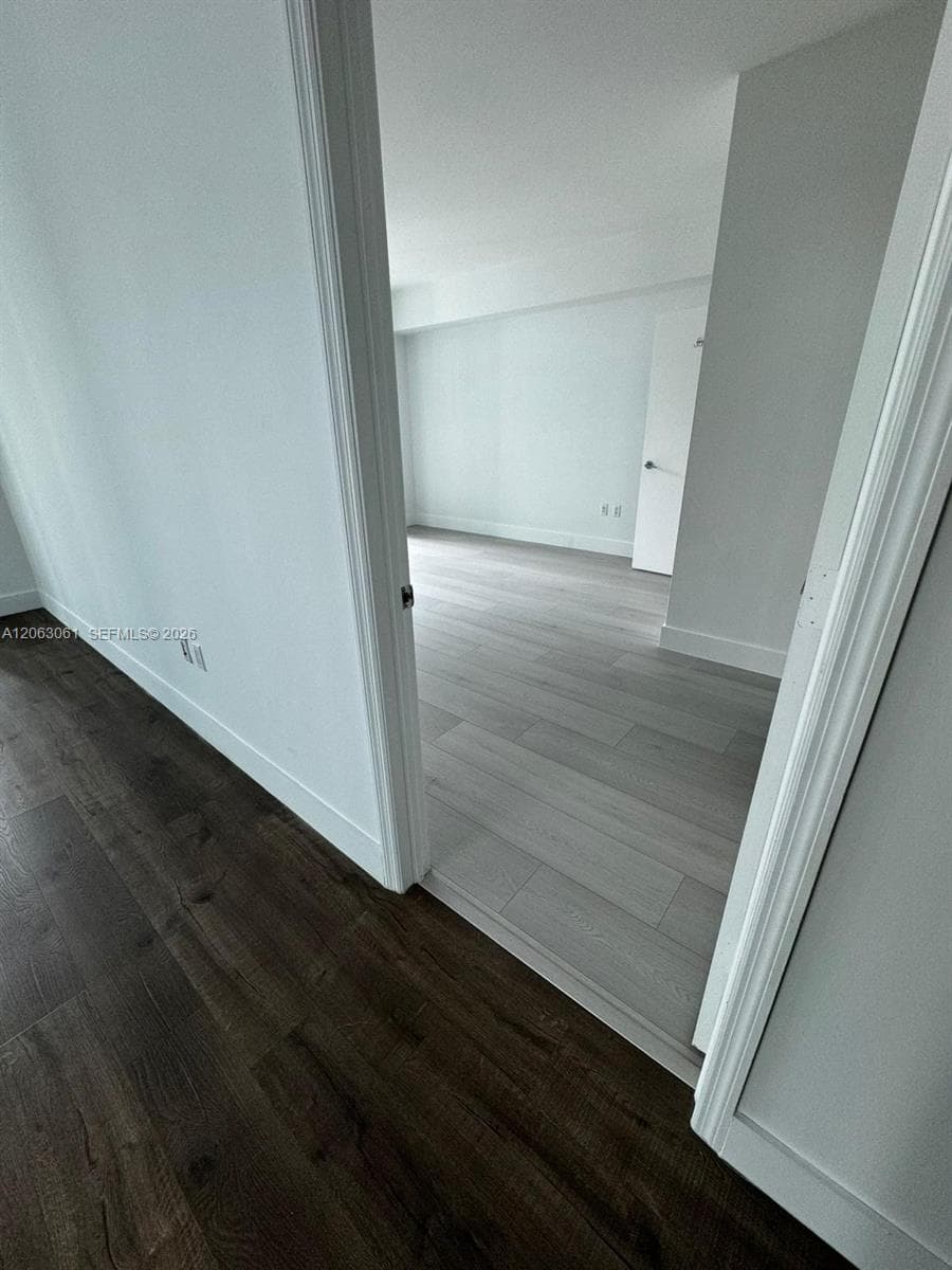 500 Brickell Ave # 1207, Miami, FL 33131 photo 2