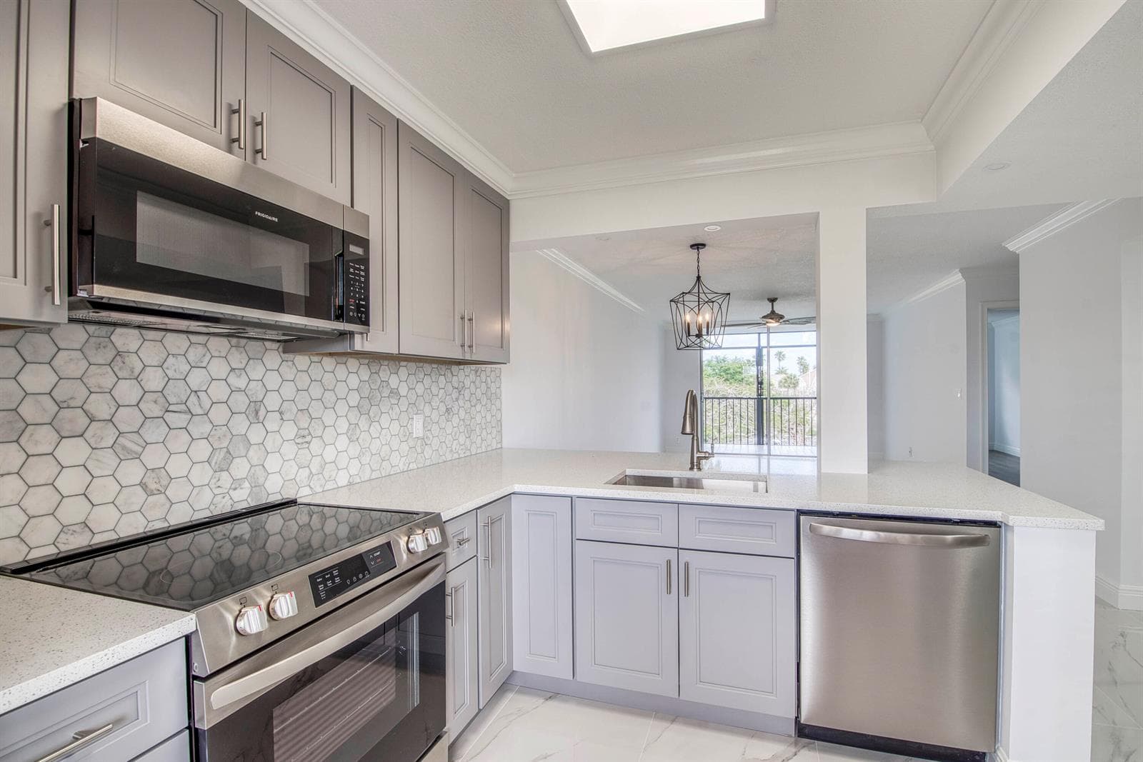 6795 Huntington Lane # 406, Delray Beach, FL 33446 photo 2