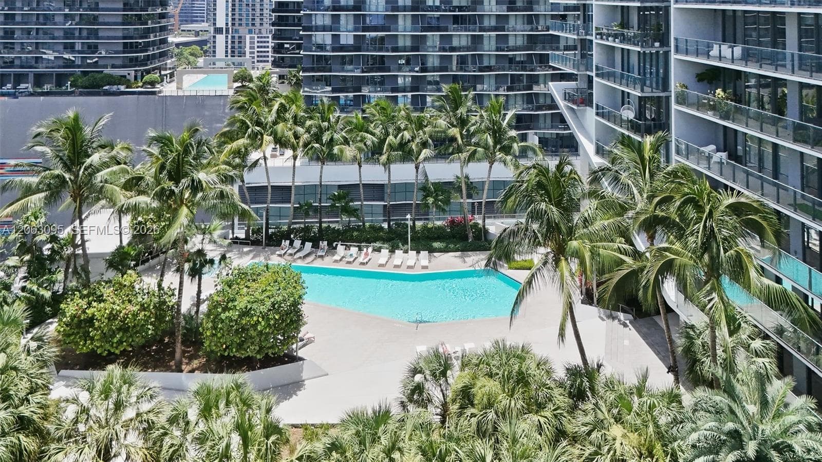 88 SW 7th St # 2307, Miami, FL 33130 photo 4