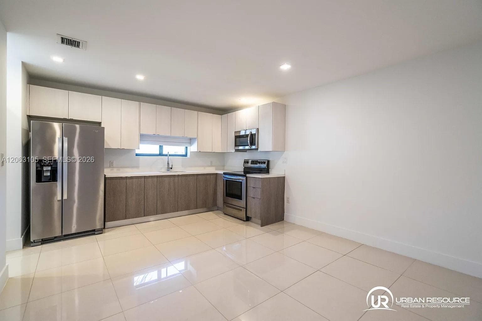1971 Bay Dr # 124, Miami Beach, FL 33141 photo 2