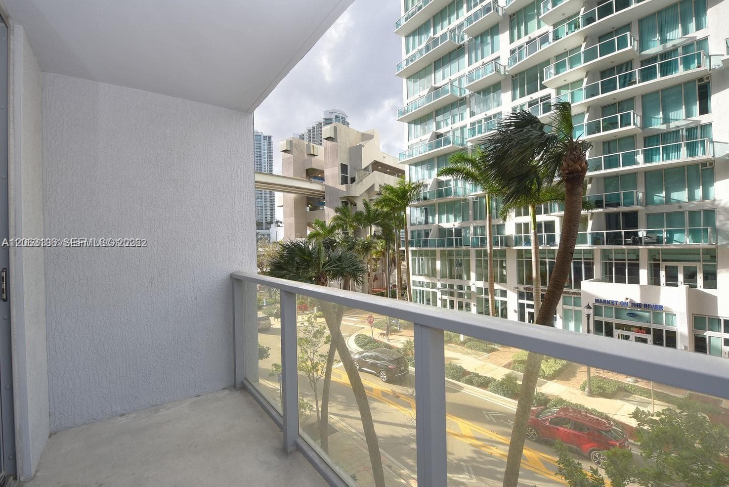 31 SE 6th St # 406, Miami, FL 33131 photo 4