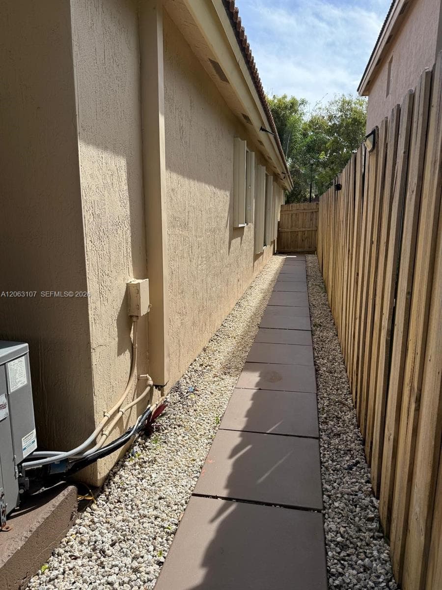 2065 SE 14th St, Homestead, FL 33035 photo 3