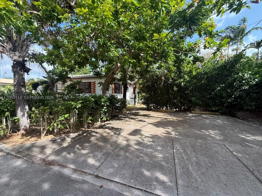 631 NE 60th St # A, Miami, FL 33137 photo 2