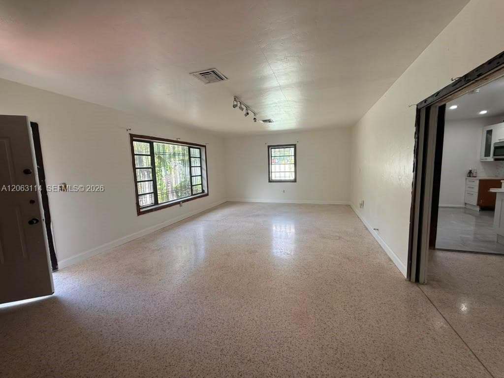 631 NE 60th St # A, Miami, FL 33137 photo 4
