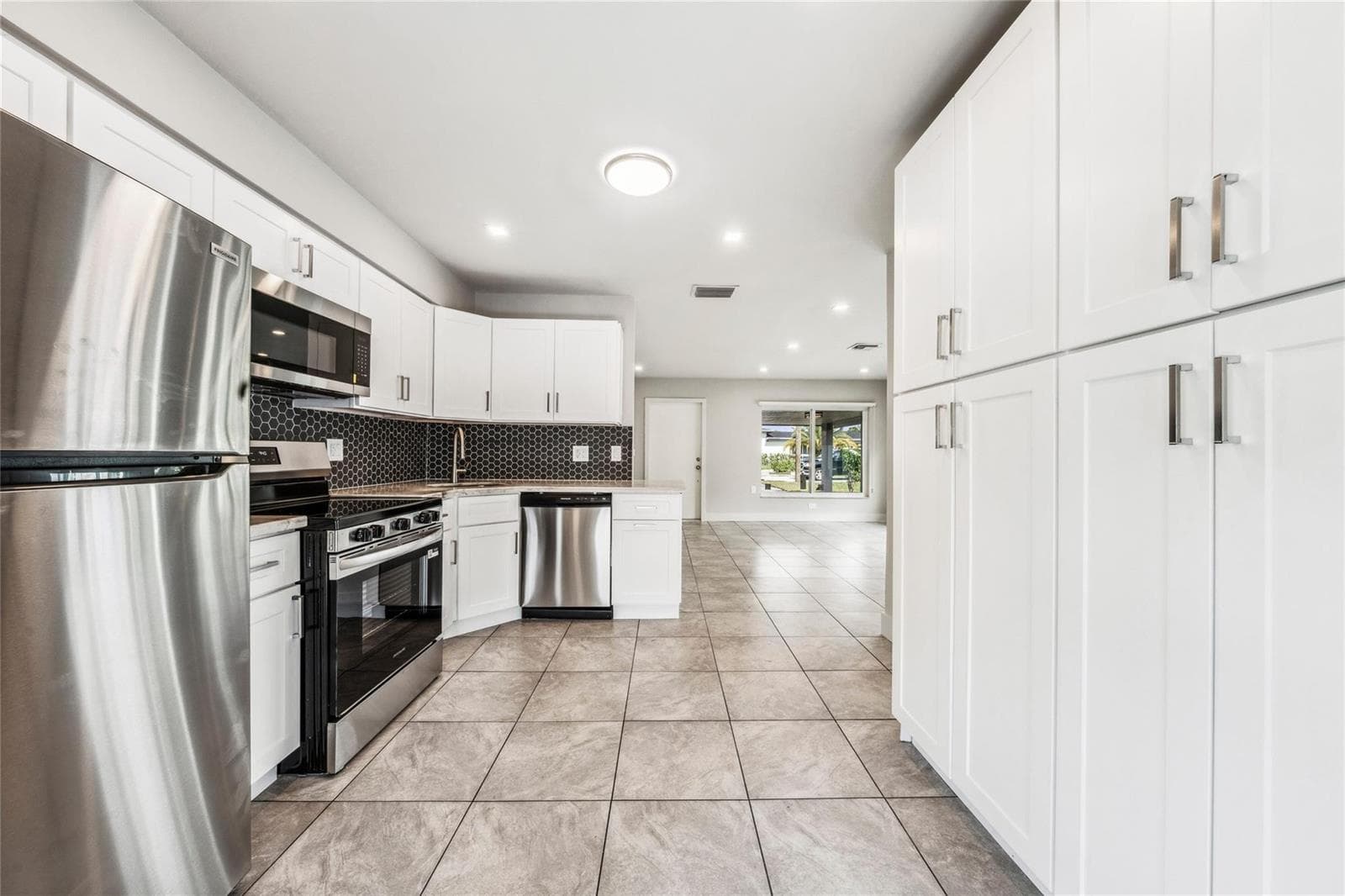 4800 NE 4th Avenue, Fort Lauderdale, FL 33334 photo 4