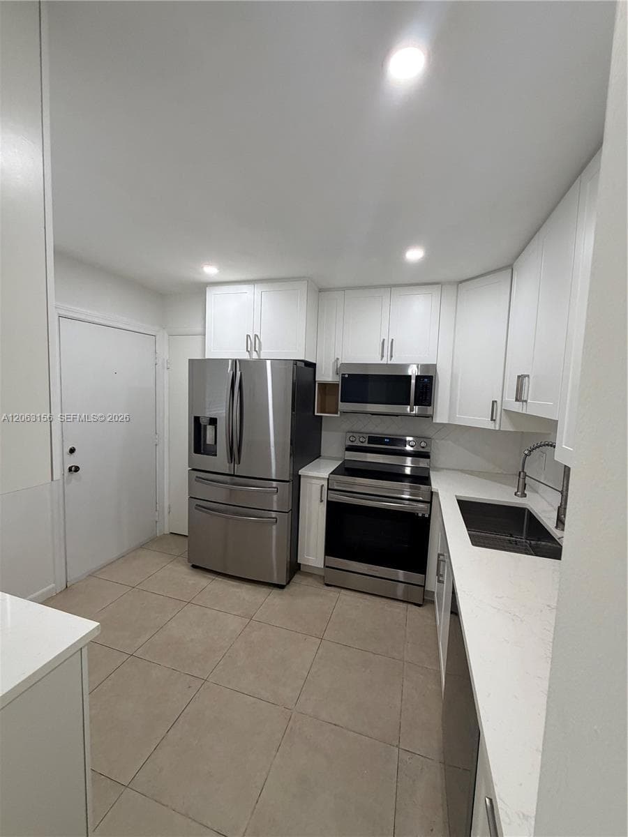 873 NE 195th St # 107, Miami, FL 33179 photo 2